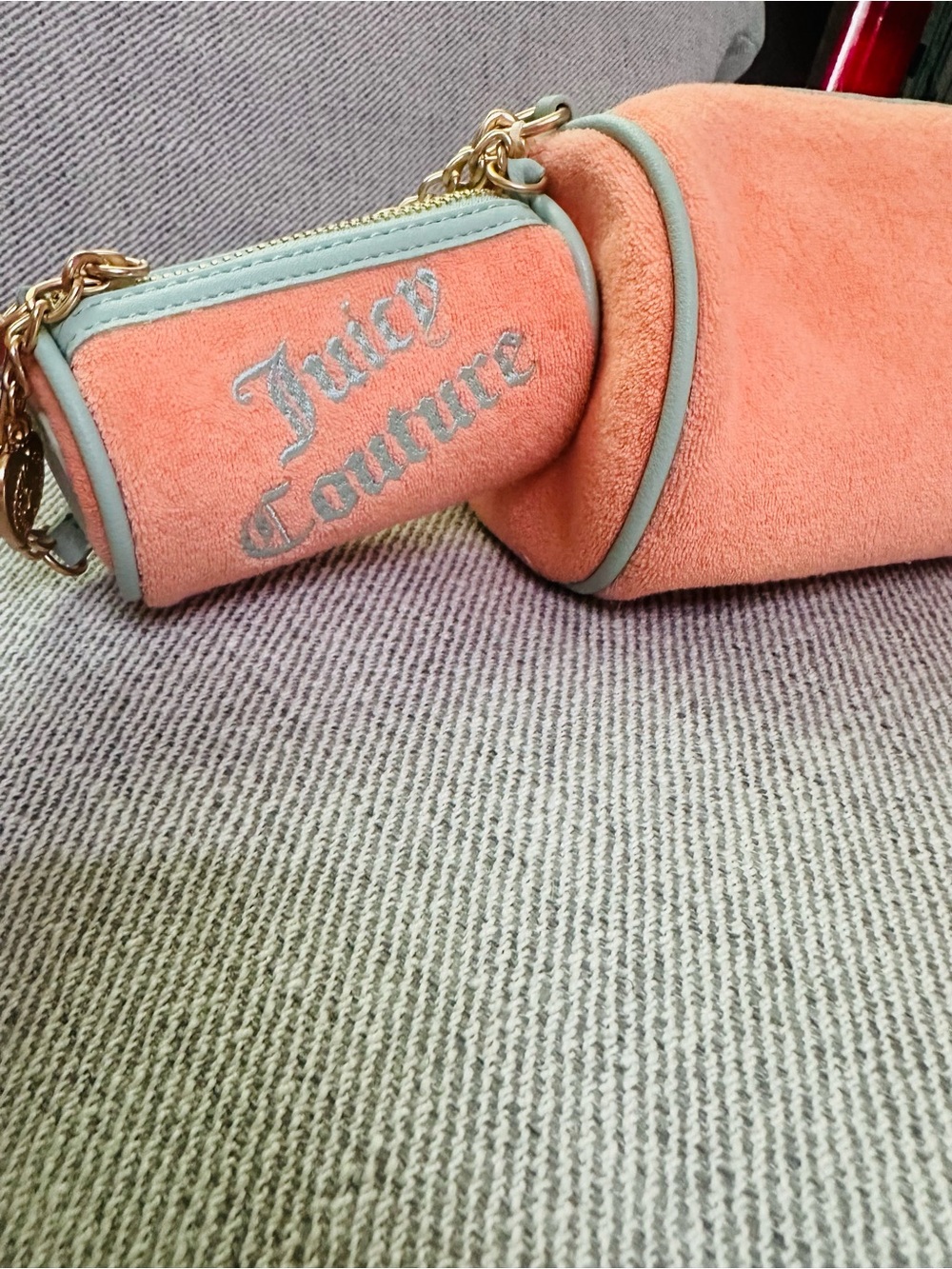 Juicy Couture Coral Suede Barrel Bag with Mint Trim and Gold Chain NwT - Picture 4 of 6